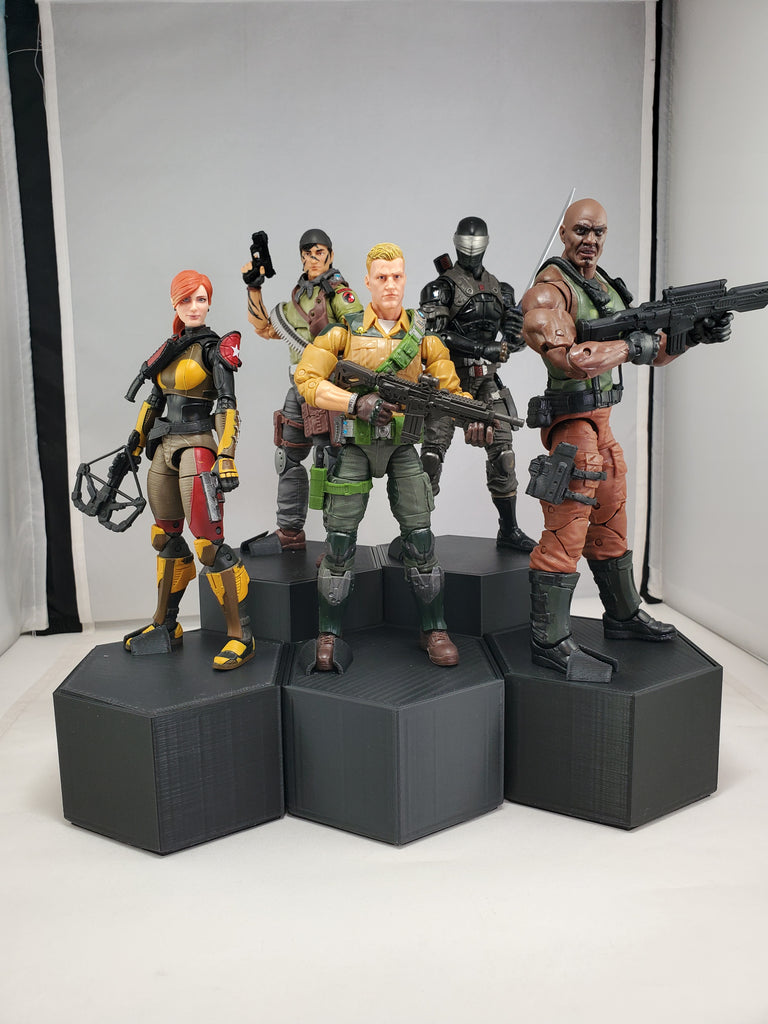 Action figure online display stands